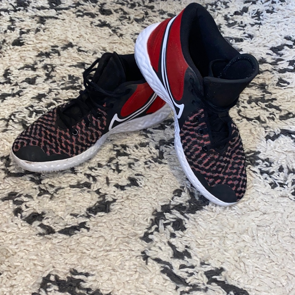 KD Trey 5 Basketball Shoes
